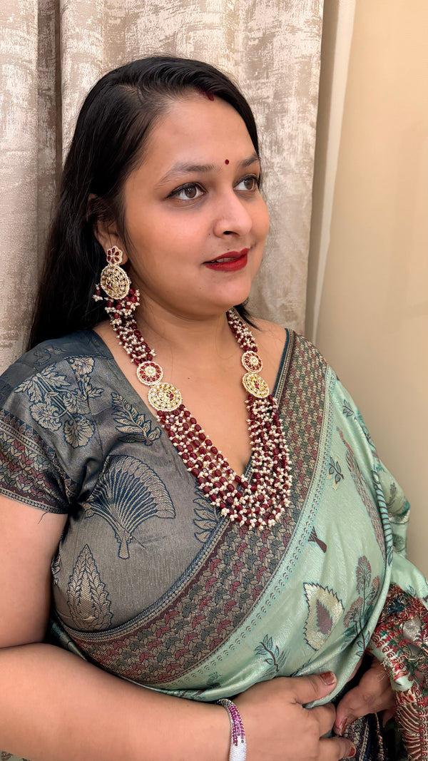 My Husband gifted me two necklaces fom Elvara Jewels and I just loved the quality of them. Made my day! Best thing is this beaded necklace I can wear on both ethnic and western.