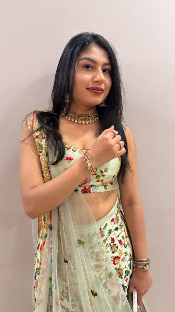 Bought for my bestfriend's wedding. Elvara has beautiful jewellery collection. Loved the quality and design of this AD bracelet.