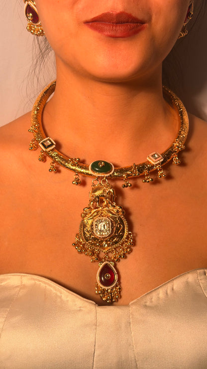 Gajraaj Virasat Hasli Statement Piece