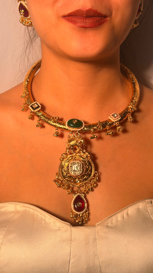 Gajraaj Virasat Hasli Statement Piece